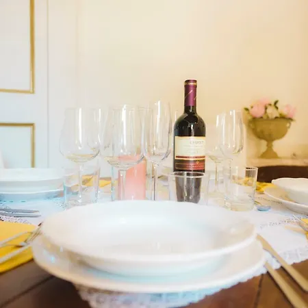 Leonardo Colosseo Apartment